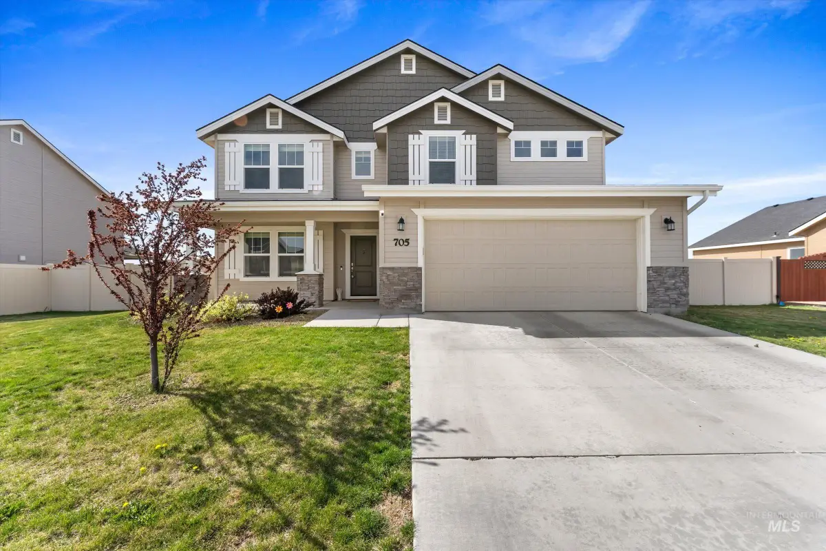 705 SW Raelynn St, Mountain Home, ID 83647 - #1