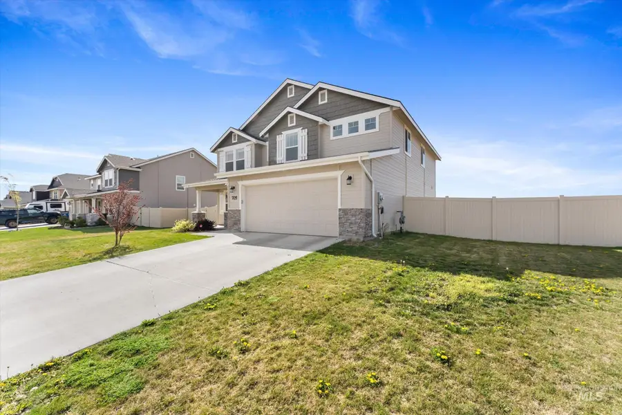705 SW Raelynn St, Mountain Home, ID 83647 - #2
