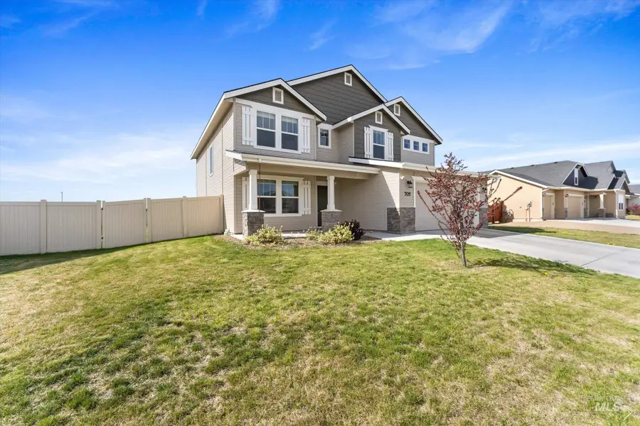 705 SW Raelynn St, Mountain Home, ID 83647 - #3