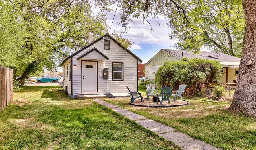 215 S 11th, Mountain Home, ID 83647 - #3