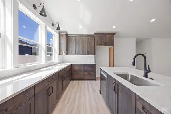 957 S Almond St., Nampa, ID 83686