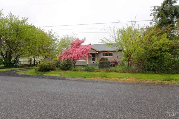 728 14th St, Clarkston, WA 99403