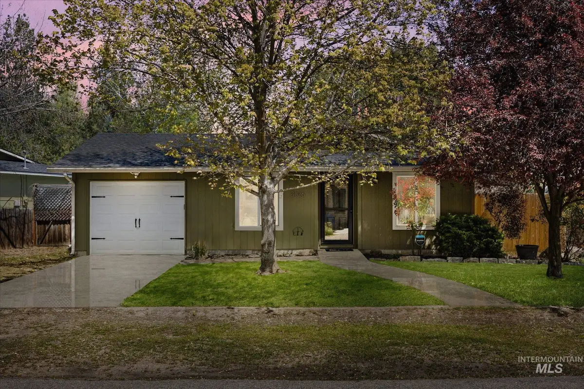 4326 W Plum St, Boise, ID 83703 - #1