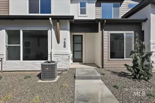 756 S Calhoun Ln, Star, ID 83669