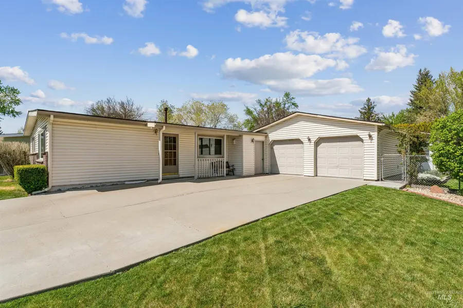 1045 E 14th N, Mountain Home, ID 83647 - #3