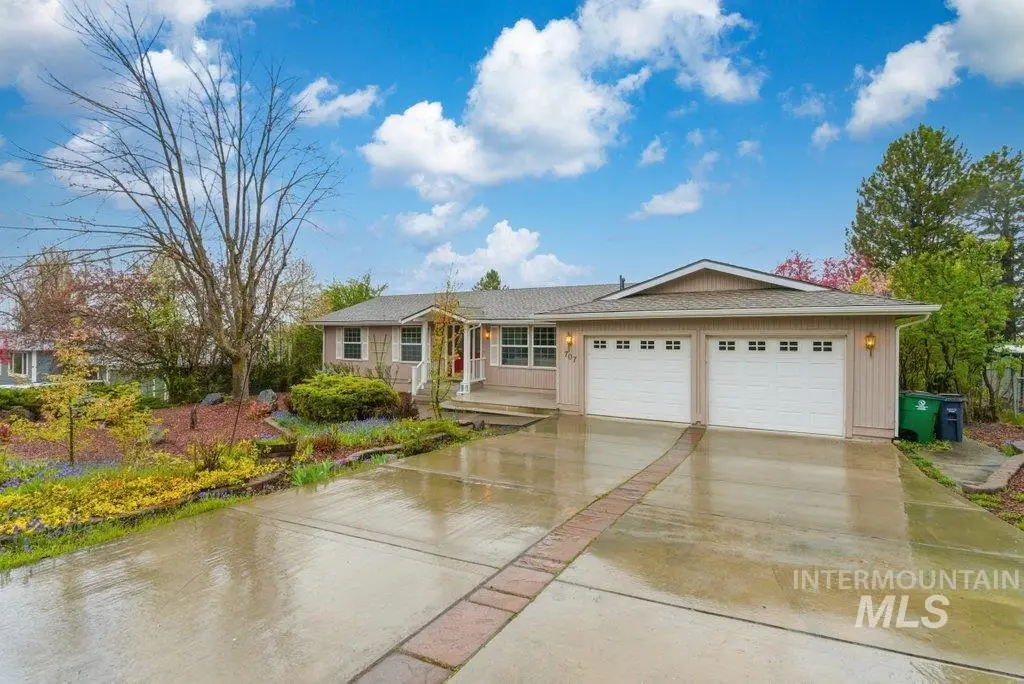 707 Hathaway St, Moscow, ID 83843 - #1