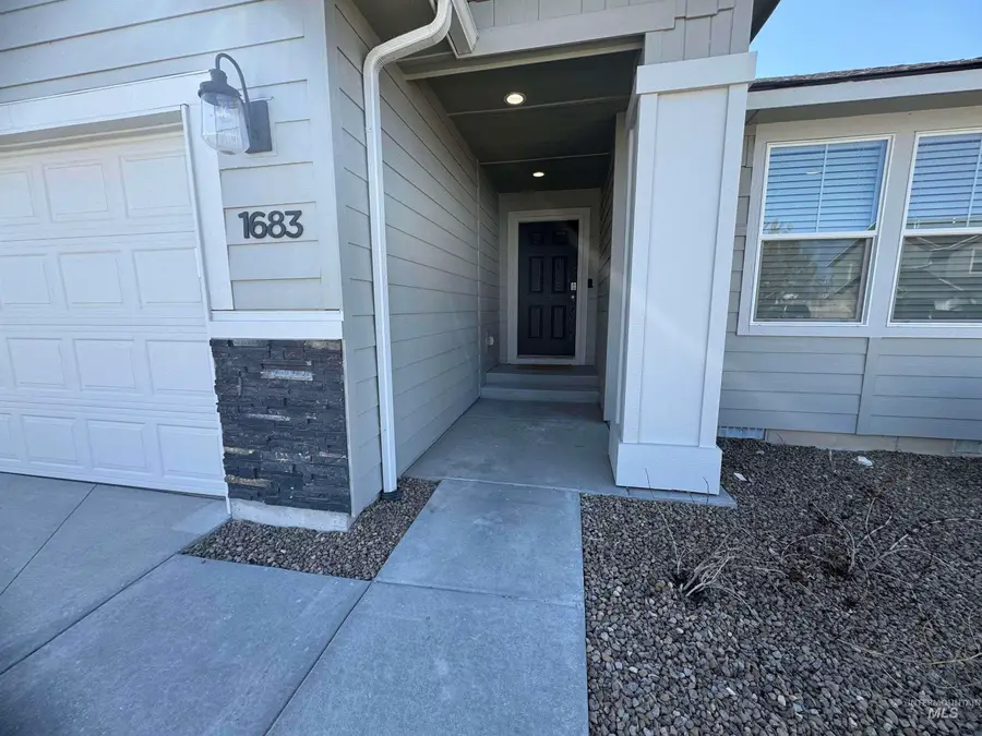 1683 SW Pegasus Peak Ave, Mountain Home, ID 83647 - #2