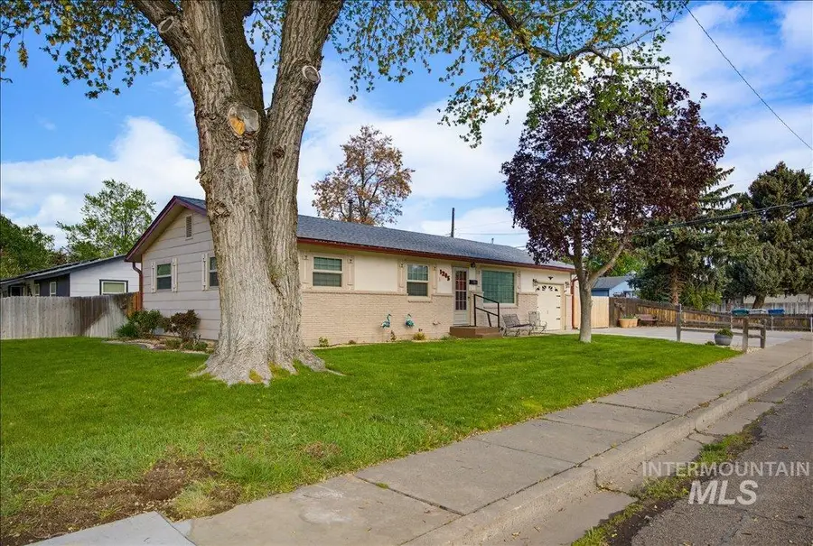 1205 N 6th E, Mountain Home, ID 83647 - #2