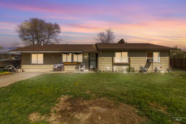 636 Main St N, Hansen, ID 83334
