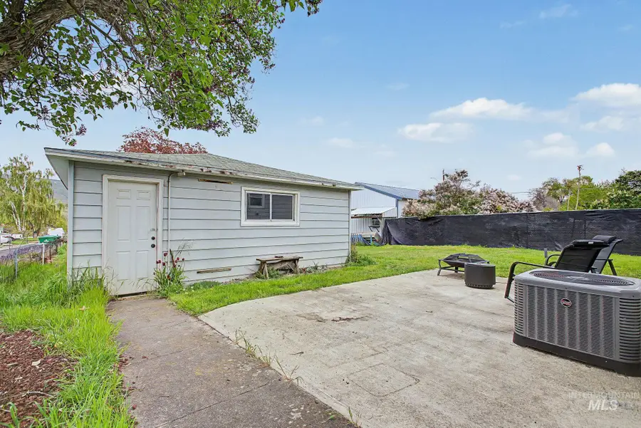 2325 8th Avenue, Lewiston, ID 83501 - #2
