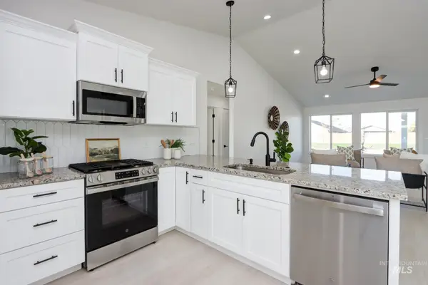 958 Sierra St, Vale, OR 97918