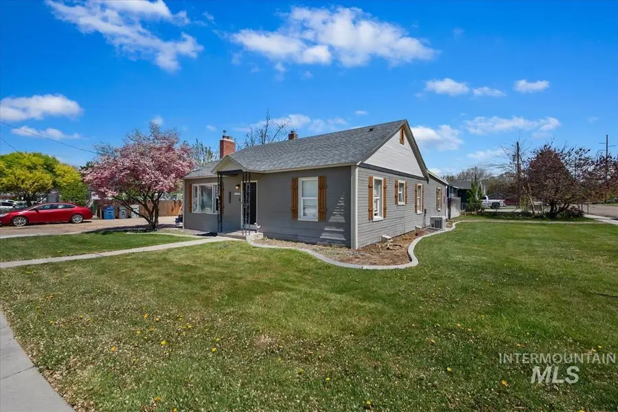 1320 S Holly, Nampa, ID 83686 - #2