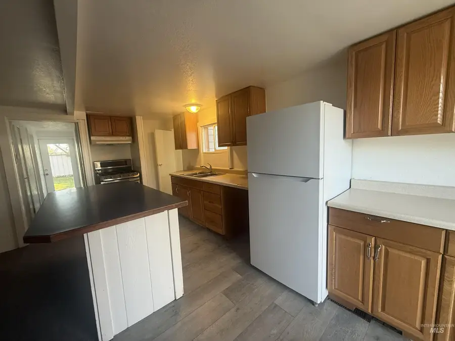 515 W C Street, Shoshone, ID 83352 - #2