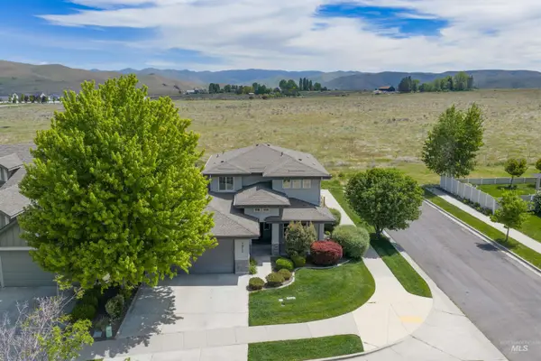 7952 S Bogus Ridge Way, Boise, ID 83716