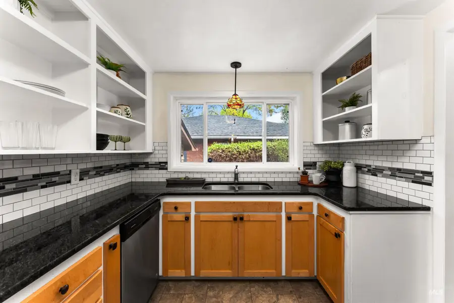 1916 N Larch St, Boise, ID 83706 - #3