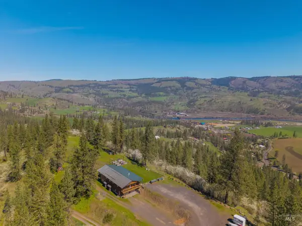 3238 Hwy 64, Kamiah, ID 83536