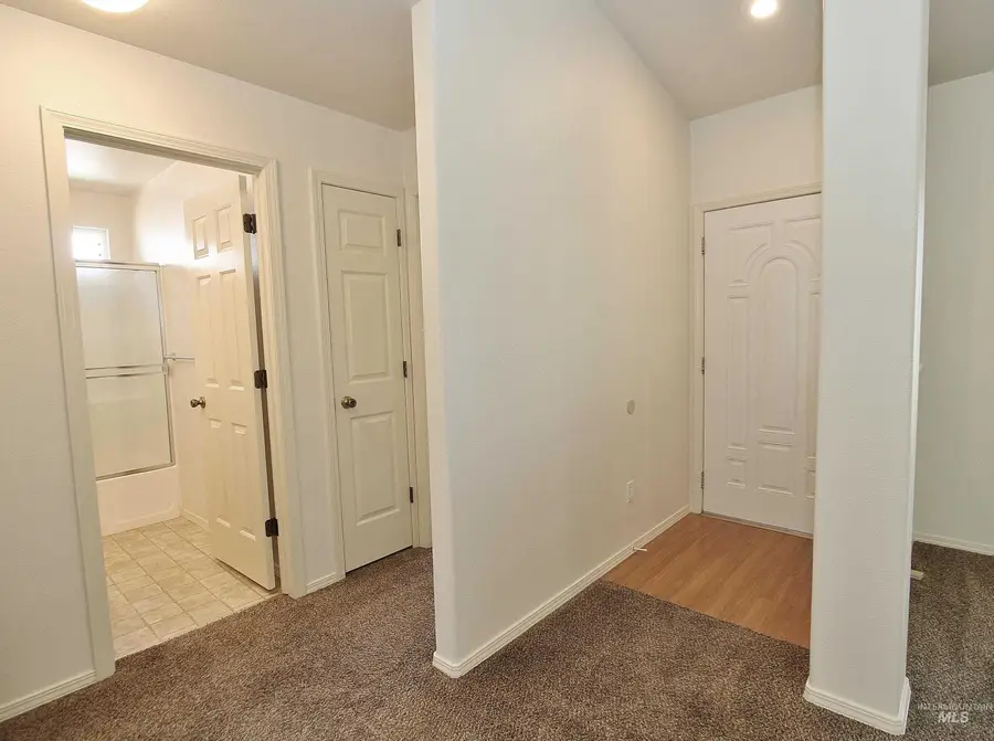 7217 N Parkcrest Ave, Boise, ID 83714 - #2