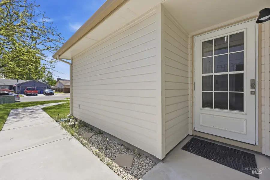 212 South Valley Drive, Nampa, ID 83686 - #3