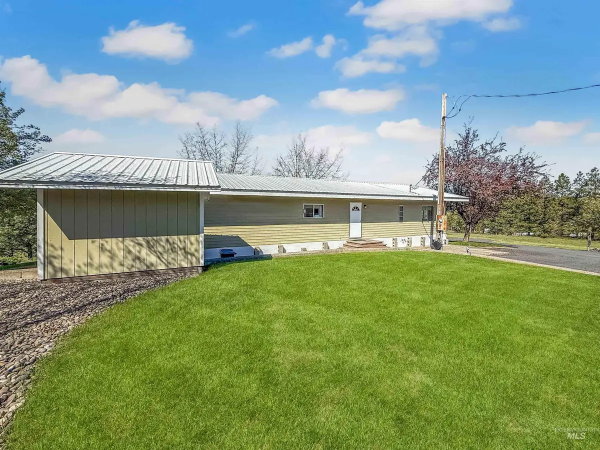 1226 Larson, Moscow, ID 83843 - #1