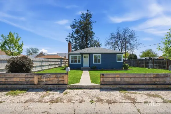 211 W. Dewey Ave., Nampa, ID 83686