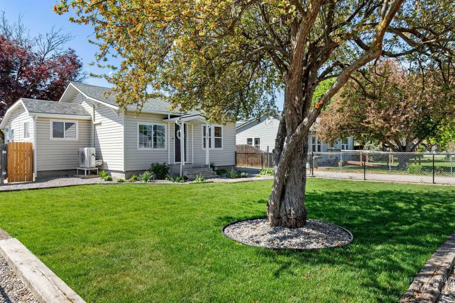 410 W 1st, Fruitland, ID 83619 - #2