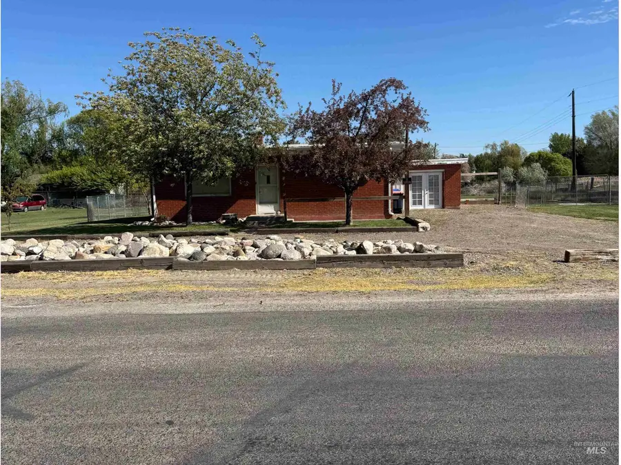 1937 E 4th Ave, Twin Falls, ID 83301 - #3