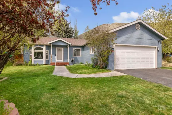 3151 Snow Bank Dr, Hailey, ID 83333