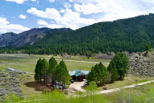 4942 E Baumgartner Rd, Featherville, ID 83647