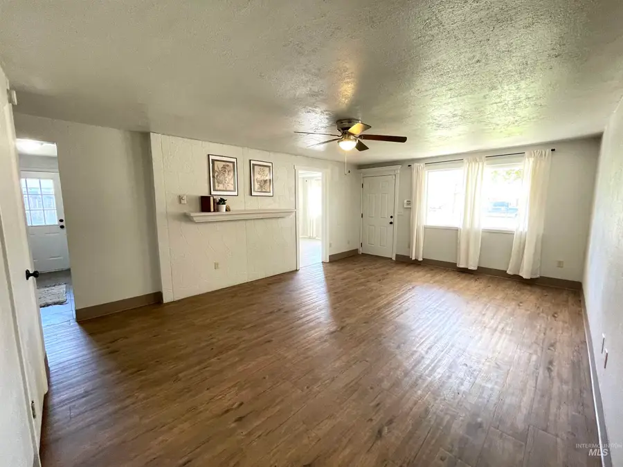 207 E Omaha St., Caldwell, ID 83605 - #3