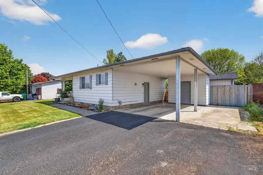 3215 8th St. E, Lewiston, ID 83501 - #3