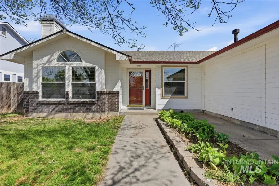 730 W Sunwood Ct, Kuna, ID 83634 - #3