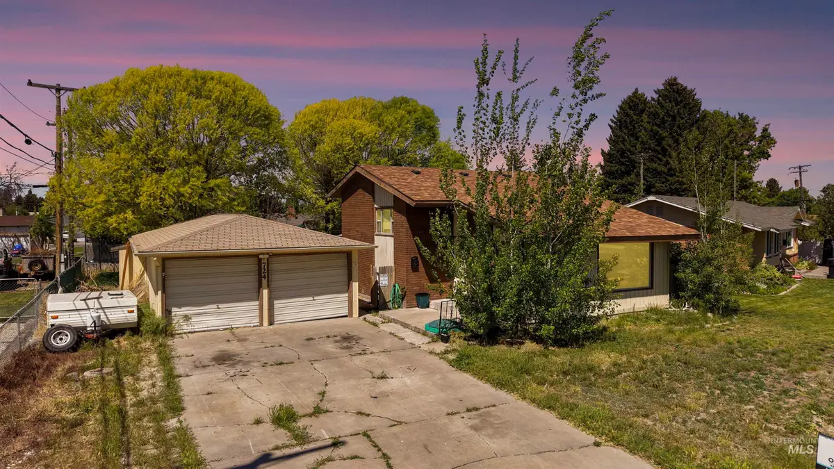 724 Fairmont St, Burley, ID 83318 - #1