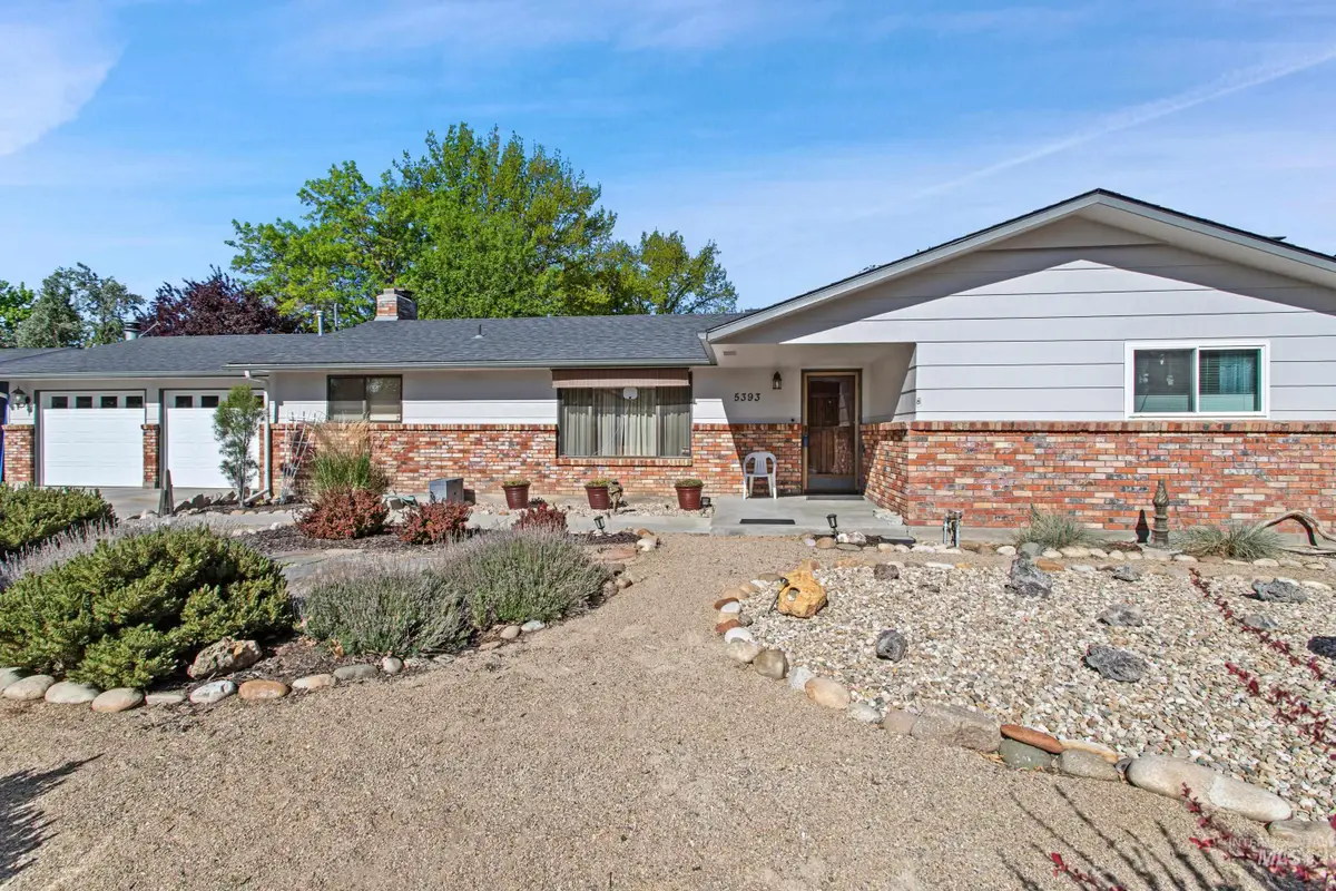 5393 N Fieldcrest Dr, Boise, ID 83704 - #1