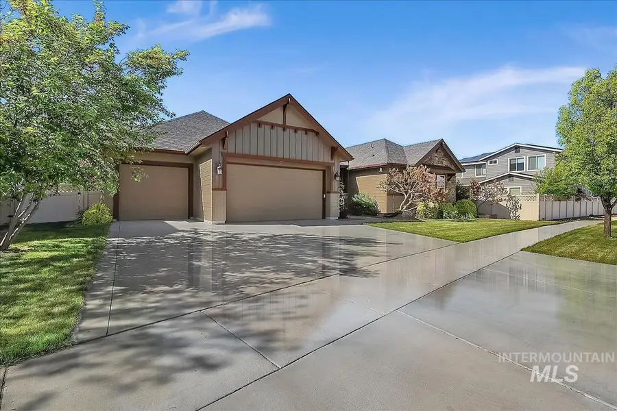 2916 W Tubac Dr, Meridian, ID 83646 - #2
