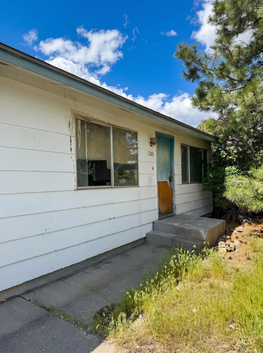 1305 N 2nd E, Mountain Home, ID 83647 - #3