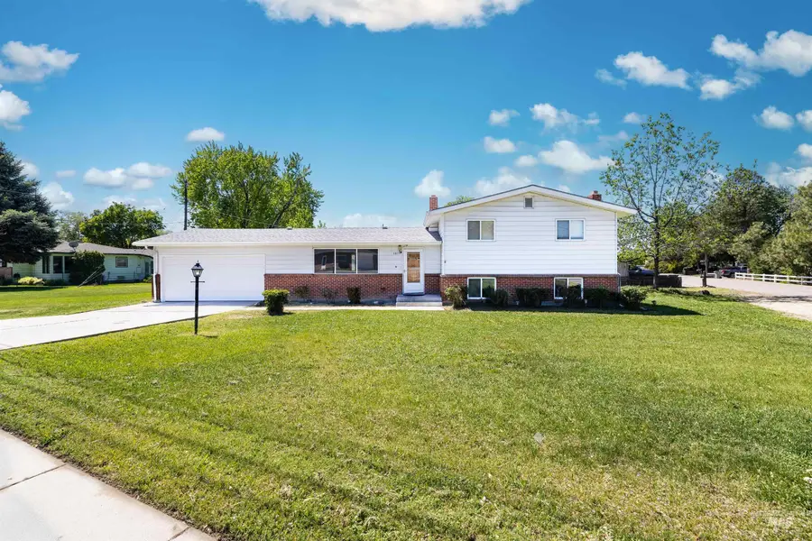 1811 N Maple Grove Rd, Boise, ID 83704 - #2
