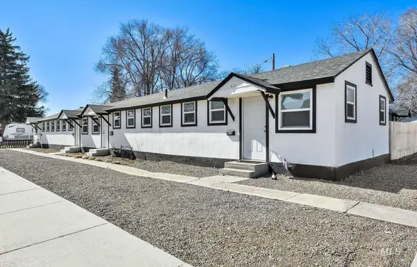 1085 E 4th S, Mountain Home, ID 83647