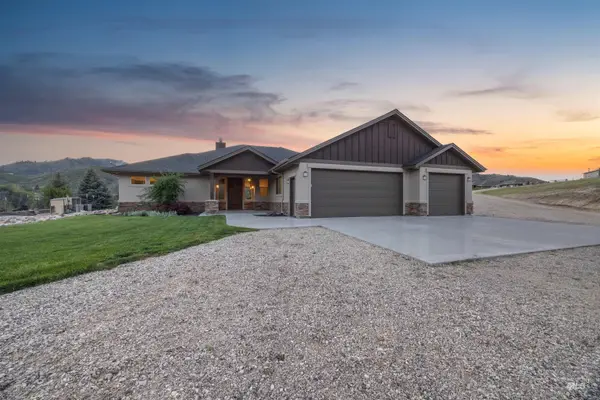 6 Rim Canyon Ln, Boise, ID 83716
