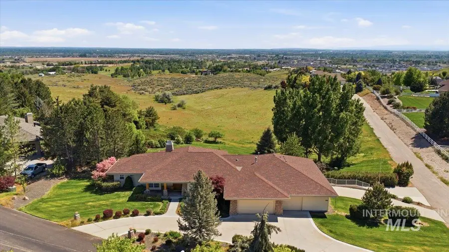 9547 W Golden View Dr, Star, ID 83669 - #2