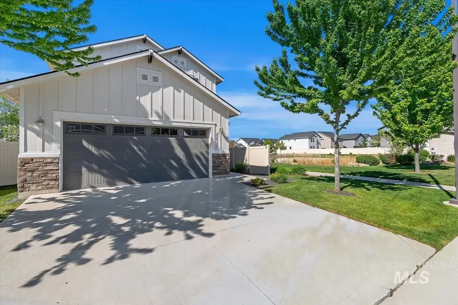 4628 W Everest St, Meridian, ID 83646 - #3