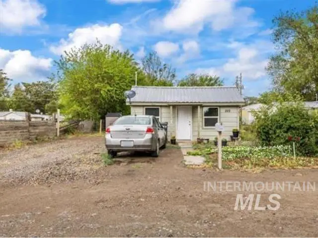 222 W Owyhee Ave, Homedale, ID 83628 - #1