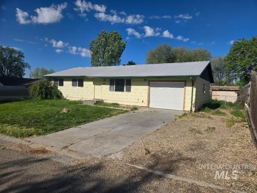 307 N 8th St, Parma, ID 83660 - #2