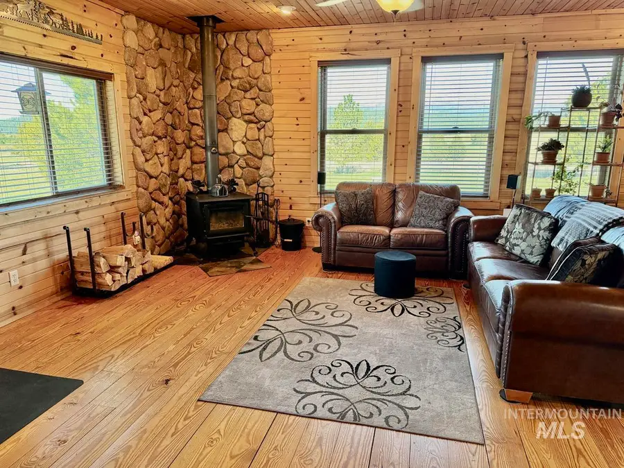 10307 Emma Loop, Cascade, ID 83611 - #2