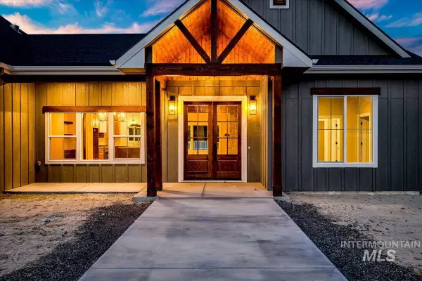 476 Bass Run Lane, Marsing, ID 83639