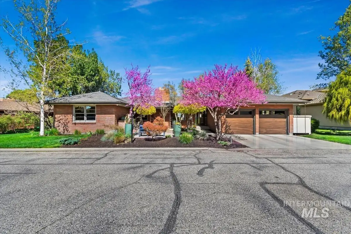 4814 W Roberts Rd, Boise, ID 83705 - #1