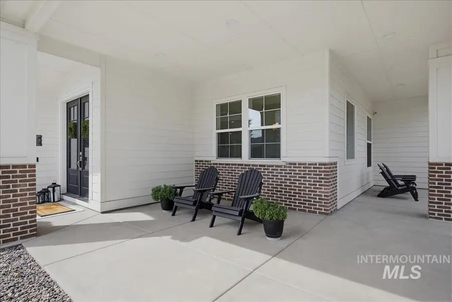 939 S Lake Pointe Way, Eagle, ID 83616 - #2
