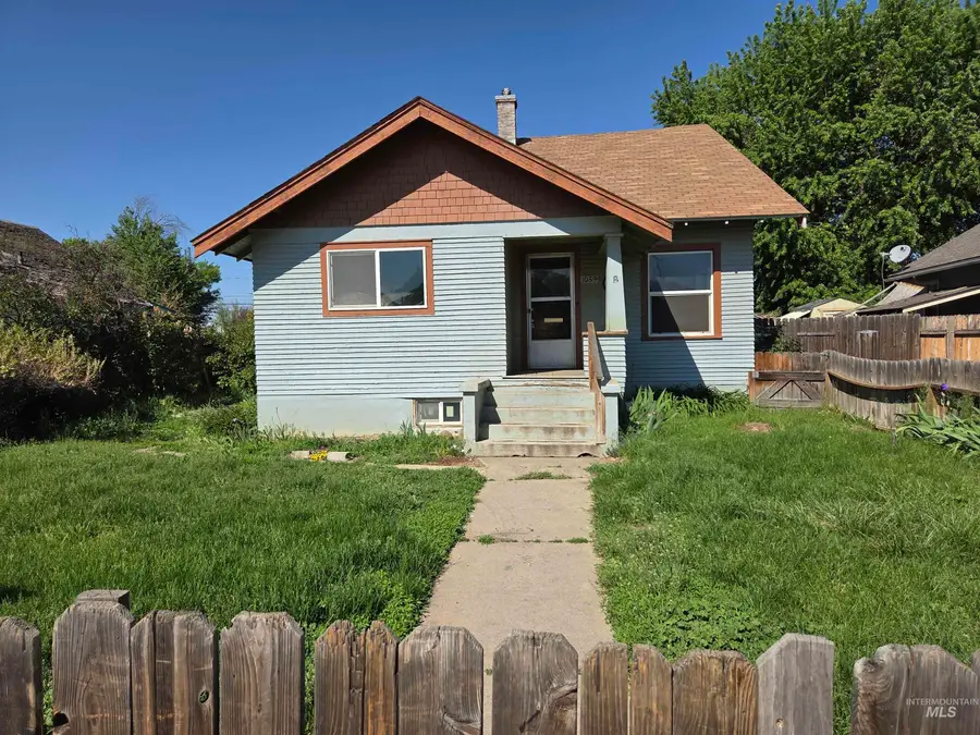 1059 State St, Weiser, ID 83672 - #3