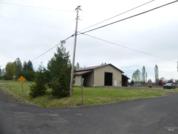 774 Pleasant Acre Dr, Weippe, ID 83553