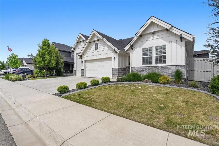 1562 Glencoe St, Middleton, ID 83644 - #2