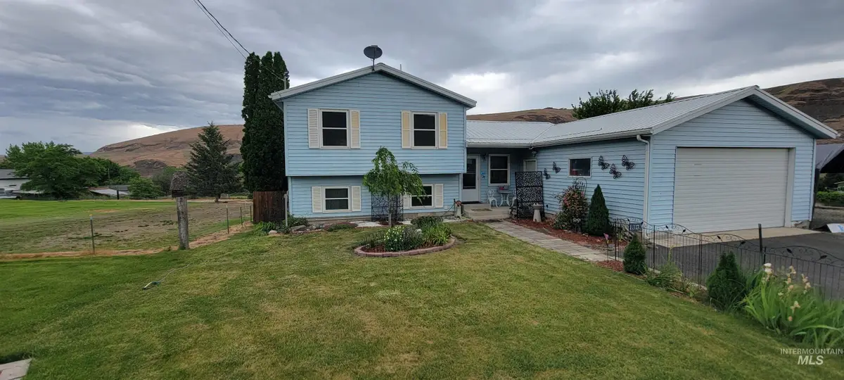 1303 4th St, Asotin, WA 99402 - #1